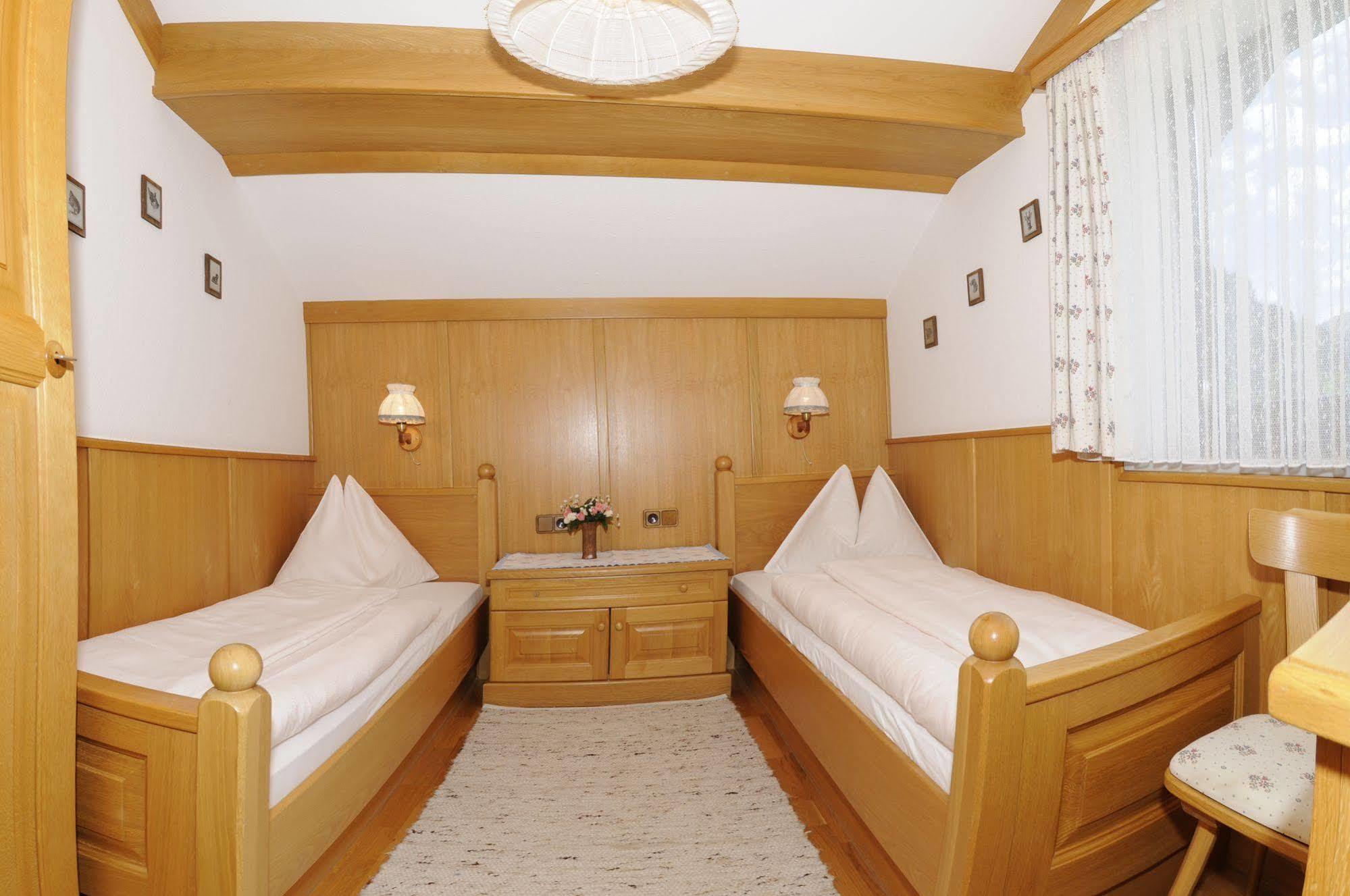 Gasthof Zur Gams Donnersbachwald Extérieur photo