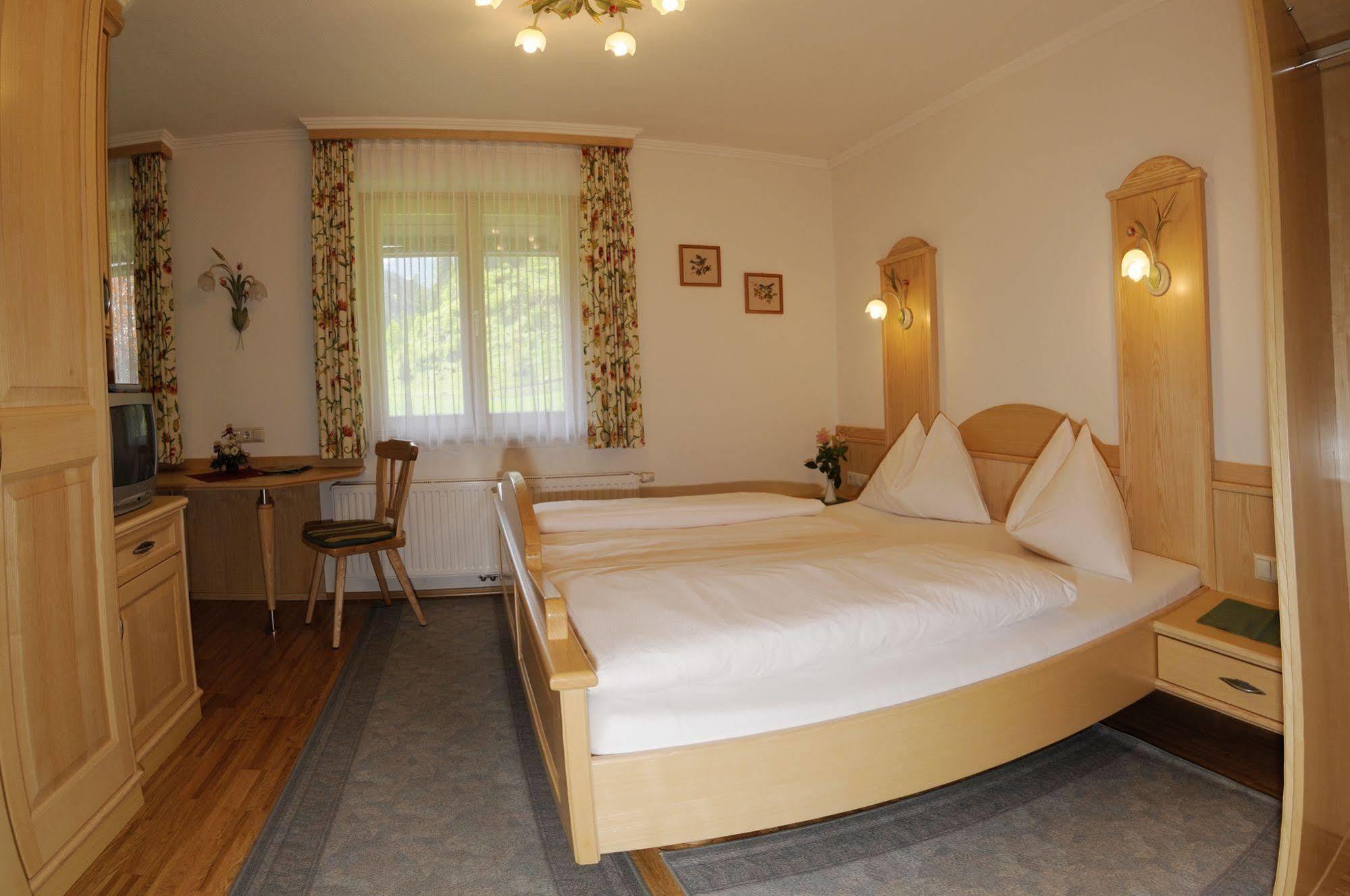 Gasthof Zur Gams Donnersbachwald Extérieur photo